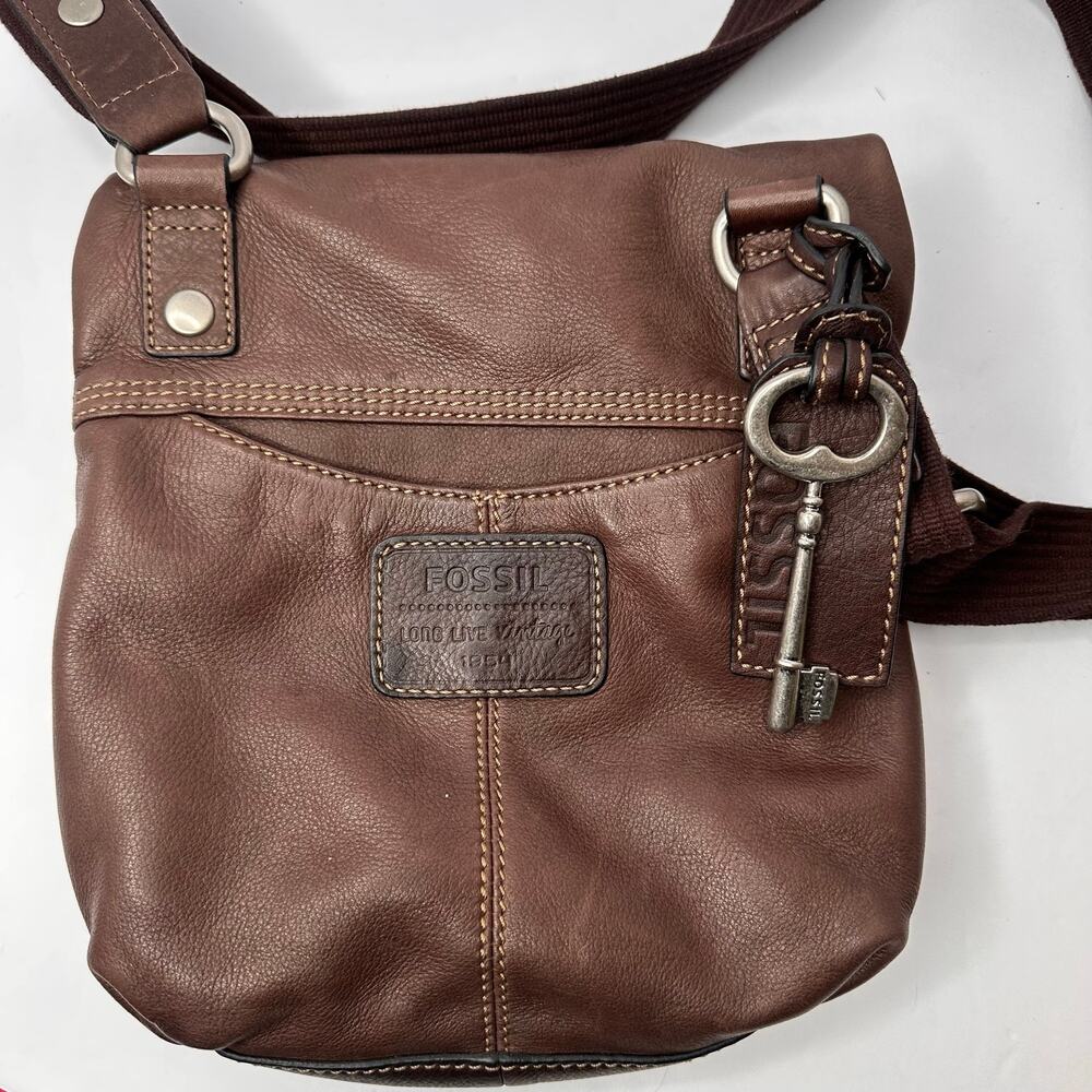 Vintage Y2K Fossil Genuine Leather Crossbody Bag – Distressed Brown Key Charm - Picture 6 of 13